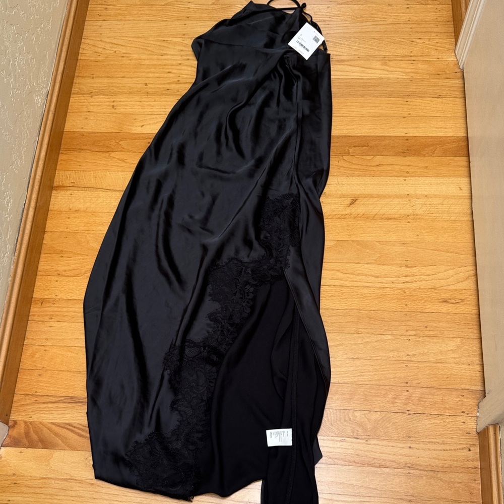 NWT brand new Oak and Fort Small Elegant Black Satin Dress with Lace Detail
